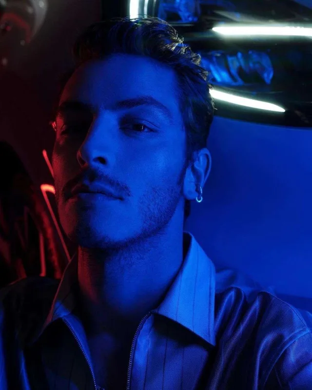 Boran “Elle” üçün kamera qarşısında