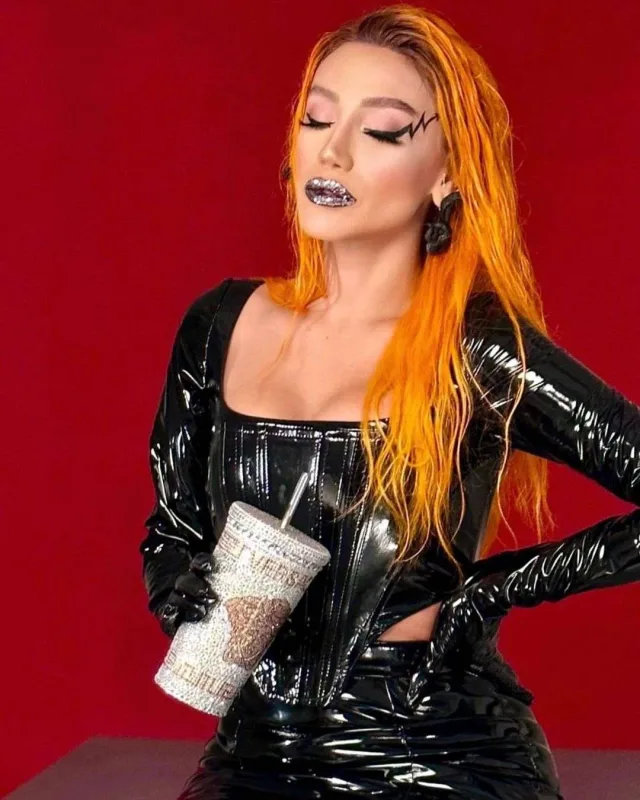 Röya 10 il sonra yenidən bunu etdi