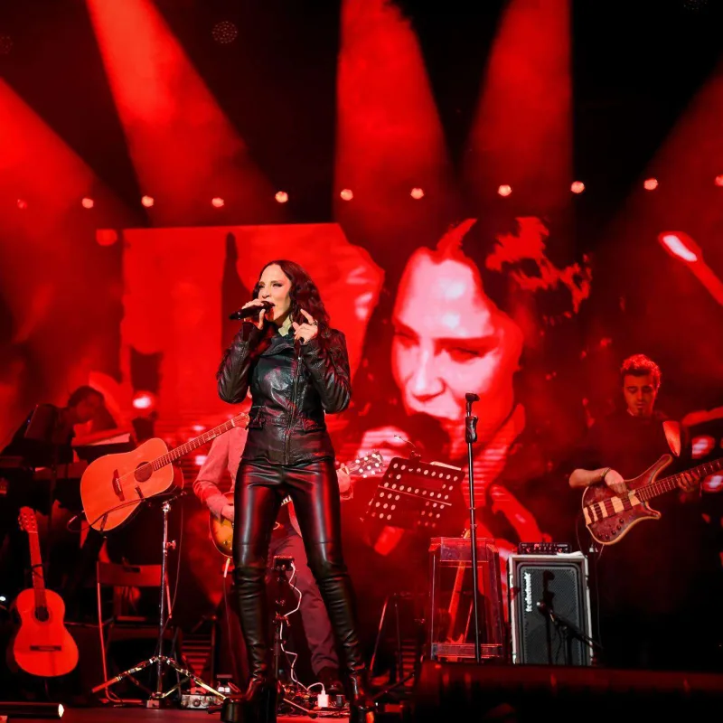 Sertap Erener Bakıya gəlir