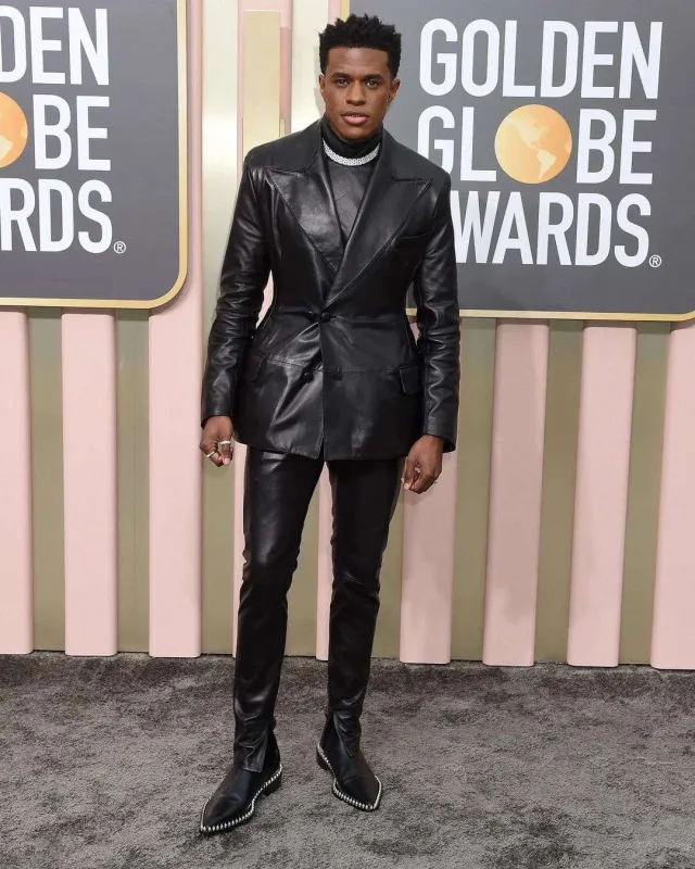 Qırmızı xalıda qadın hakimiyyəti