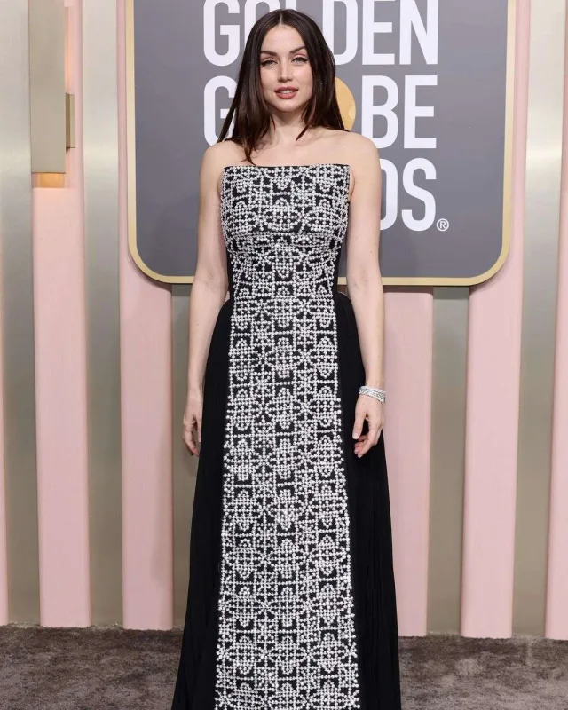 Qırmızı xalıda qadın hakimiyyəti