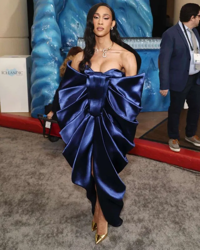 Qırmızı xalıda qadın hakimiyyəti