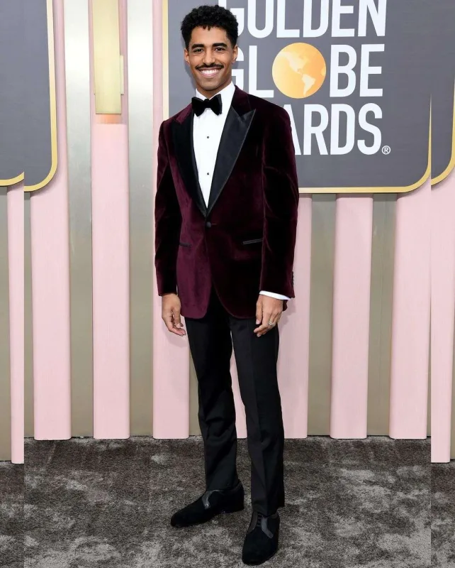 Qırmızı xalıda qadın hakimiyyəti