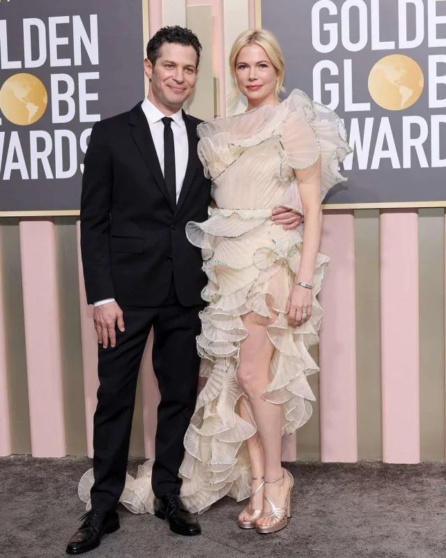 Qırmızı xalıda qadın hakimiyyəti