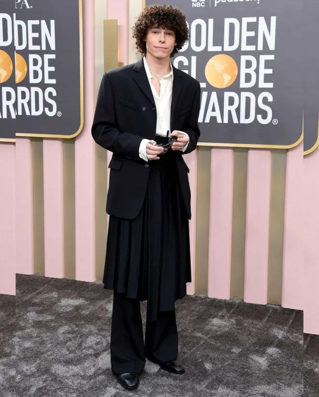 Qırmızı xalıda qadın hakimiyyəti