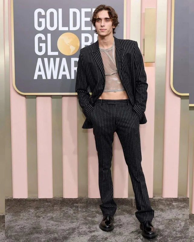 Qırmızı xalıda qadın hakimiyyəti