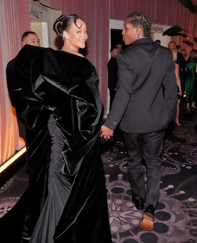 Rihanna oğlunun atası ilə “Qızıl Qlobus”da