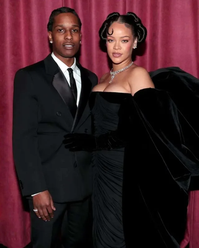 Rihanna oğlunun atası ilə “Qızıl Qlobus”da