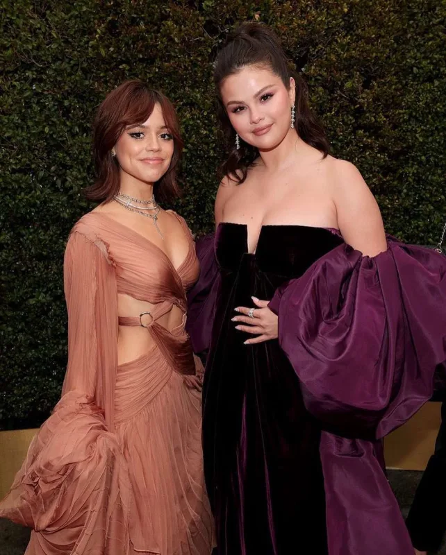 “Disney” ulduzları namizədliyin dadını çıxardı