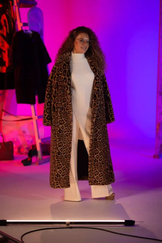 Çinarə klipi üçün müxtəlif obrazlarda