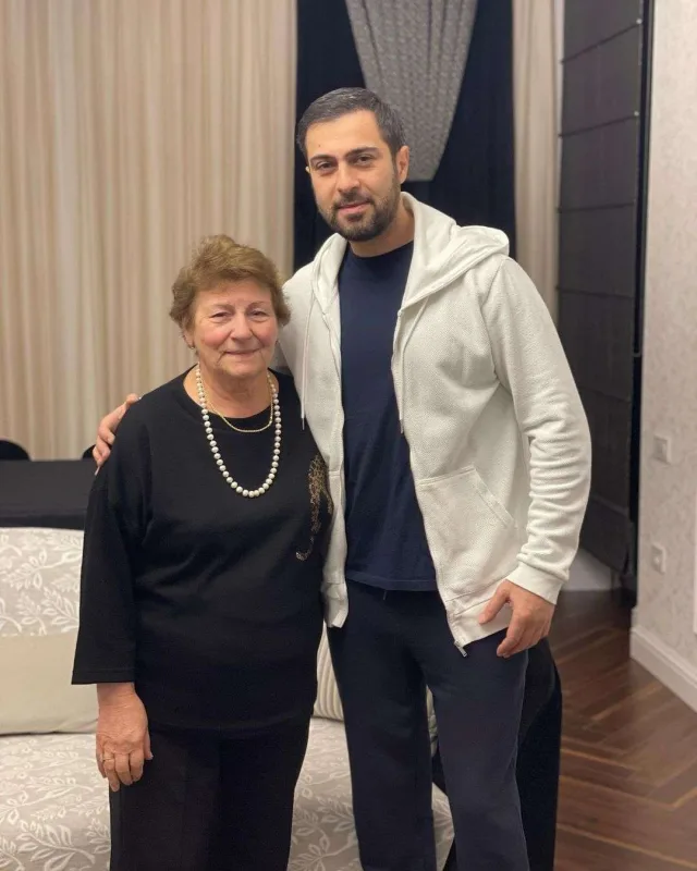 Namiq Oqtay Ağayevin bacısı ilə