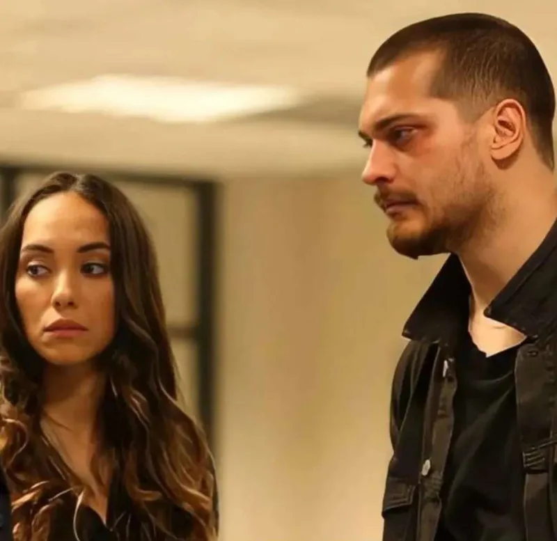 Çağatayla sevgilisi ayrıldı