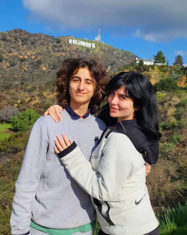 “Bu oğlan həyatımı zindan edib”