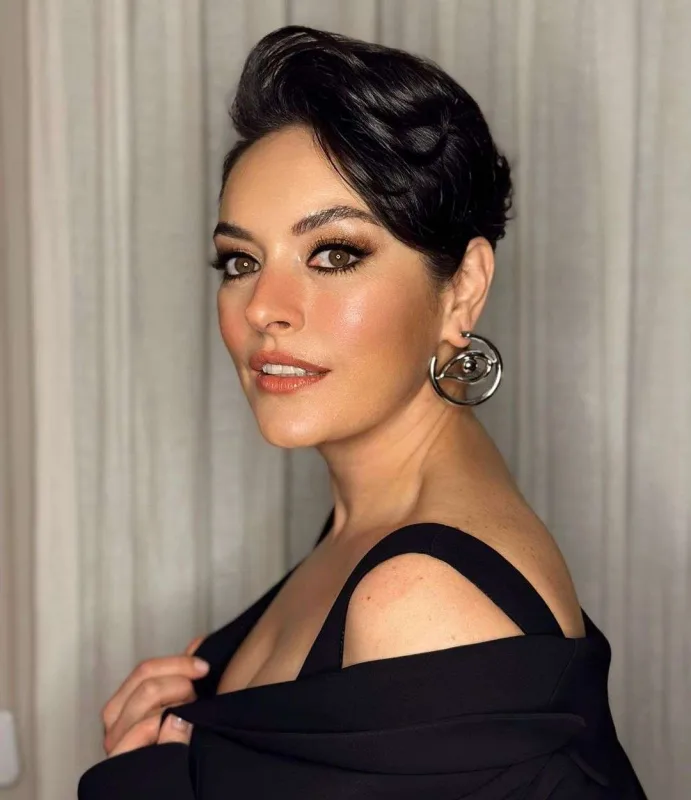 İndi də Hazalı məhkəməyə verdi