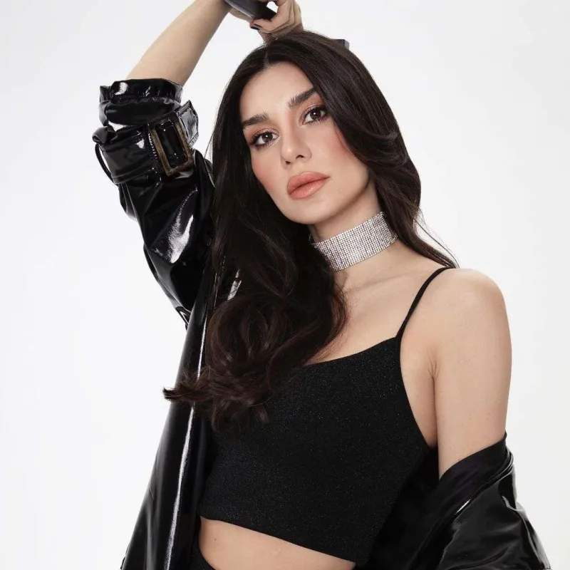 Sinanla boşanan Burcunun adı onunla hallanır