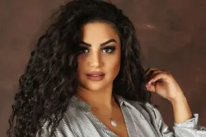 Xəyalə yenidən aparıcı oldu