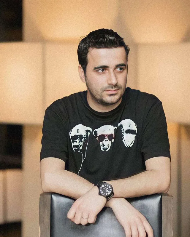 “Hansısa əclafa görə niyə əsəbiləşim axı?!”