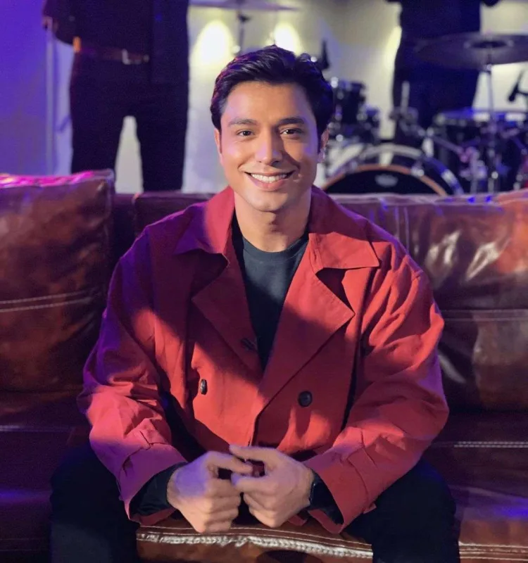 Kazım özünə avtomobil hədiyyə etdi