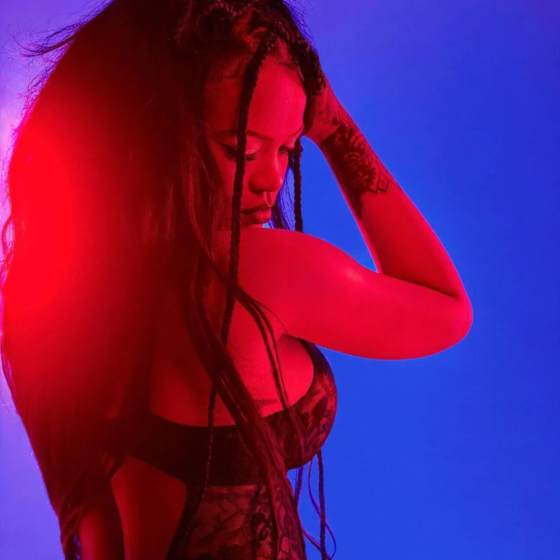 Rihannadan sevgililər günü fotosessiyası