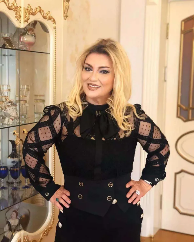 “Nüşabəni tanımağa məcburam?”