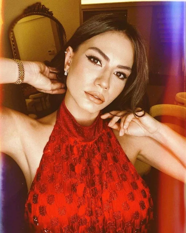 “Bütün mahnılarımı Demetə yazıram”