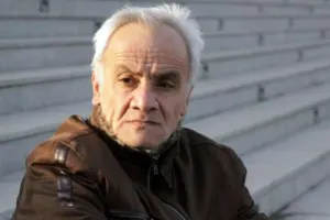 Əməkdar artist xəstəxanadan evə buraxıldı