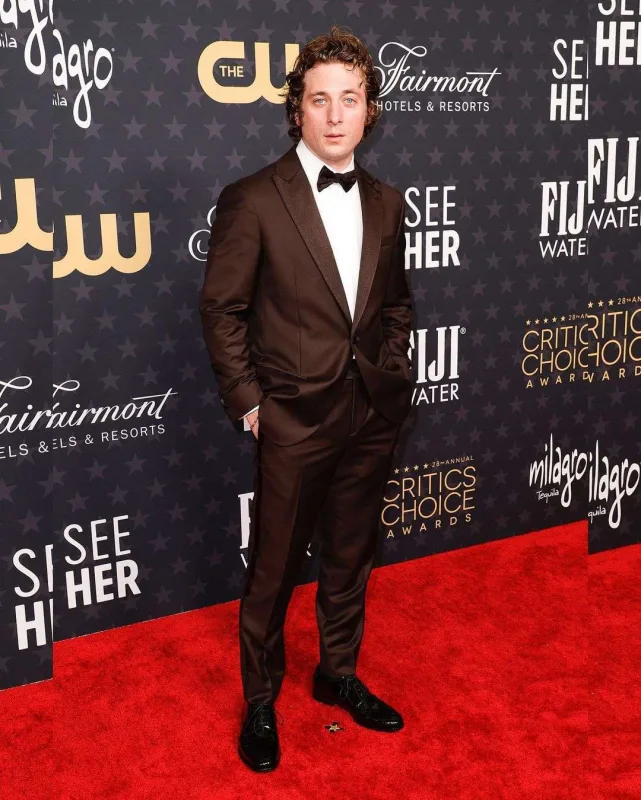 “Tənqidçilərin seçimi”ndə qırmızı xalı ulduzları