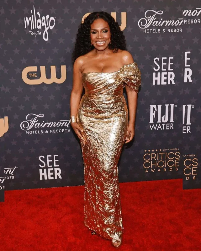 “Tənqidçilərin seçimi”ndə qırmızı xalı ulduzları