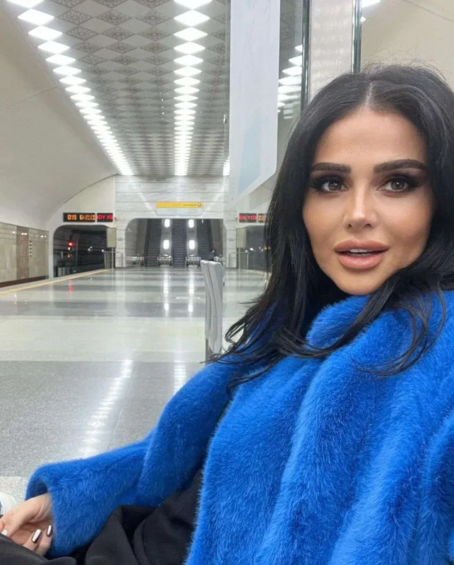 Metrodan şəkillərini paylaşdı