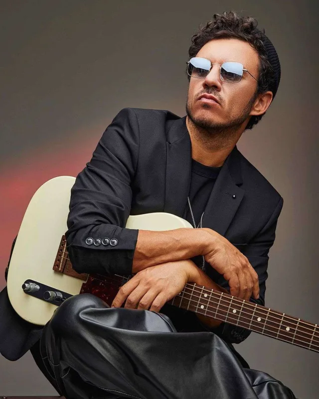 Buray da Bakıya gəlir