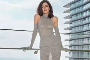 Nəsrin transparan geyimiylə gündəmdə