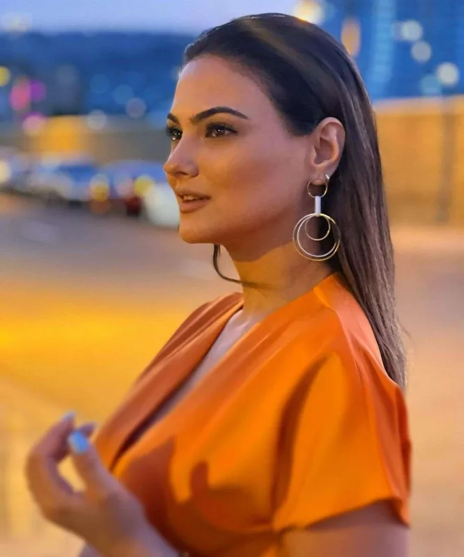 “Həyat hekayəm güllə səsi ilə başlayıb”