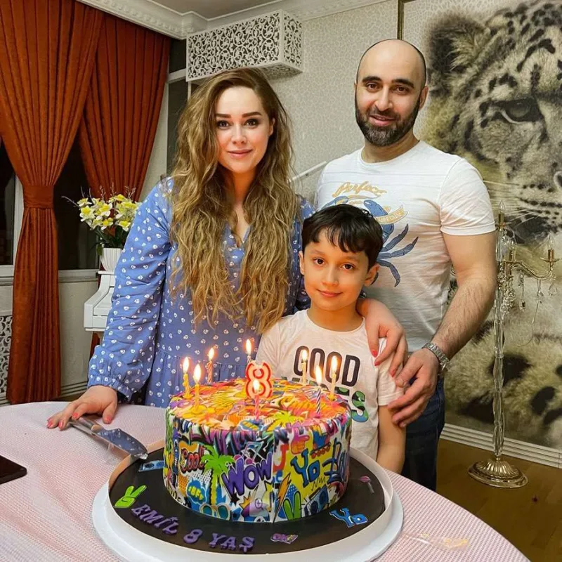 Xatirə əri ilə küsülü imiş