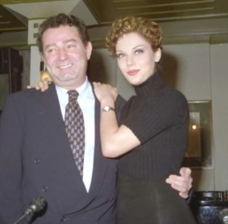 Qızı mərhum Kayahanla əlaqə yaratdığını dedi