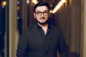 “Ailəli olmadığım üçün hotelə qoymadılar”