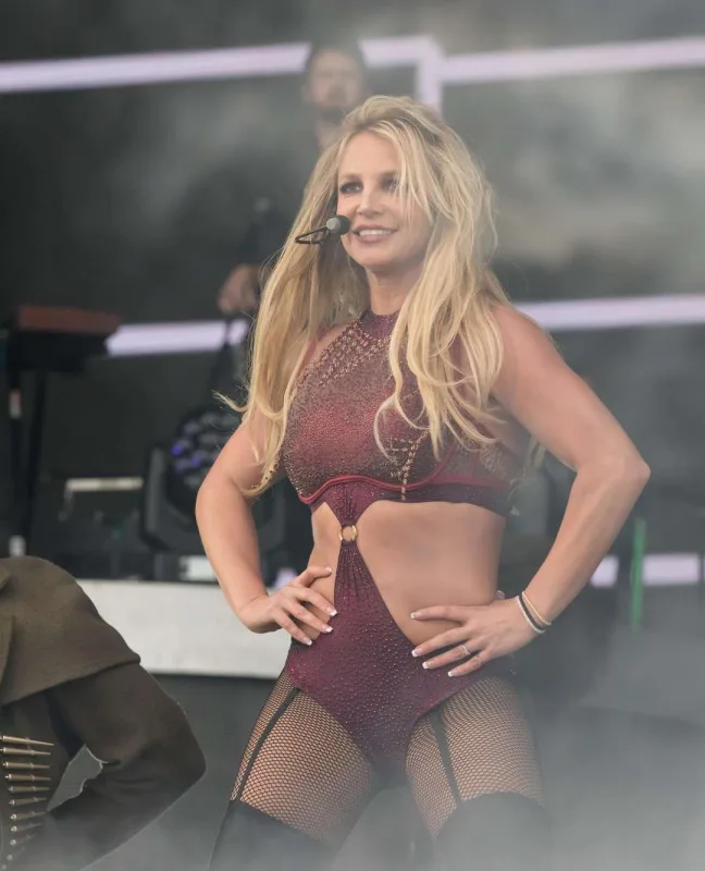 Britni adını dəyişdi