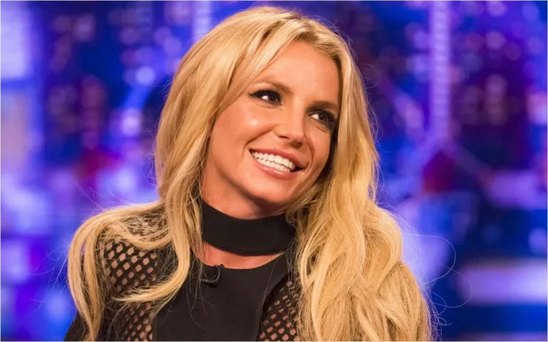 Britni adını dəyişdi