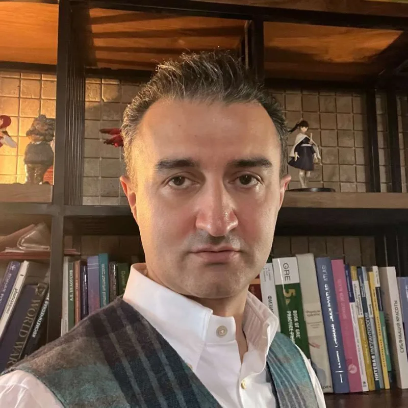 Bellaya bənzəmək üçün estetik etdirdi