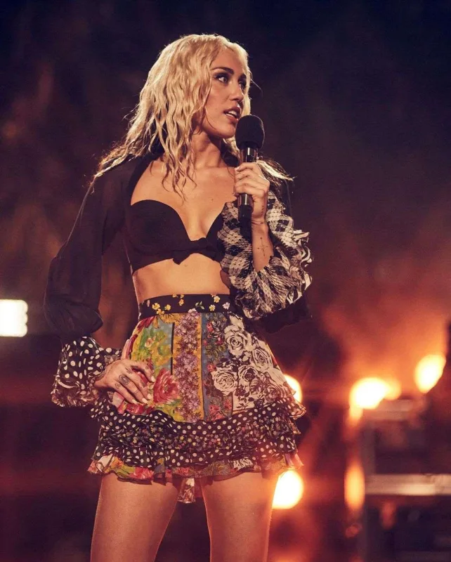 Maylinin mahnısı rekord sayda dinlənildi