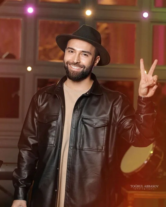 Azad Zeynəbləri qarışdırdı