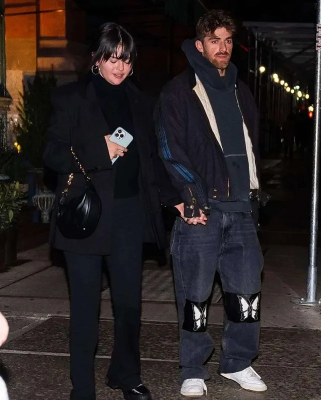 İlk dəfə əl-ələ görüntüləndilər