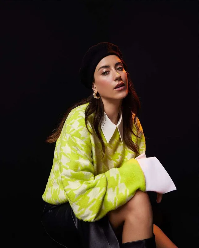 Hazal yeni “Aşk-ı memnu”dan danışdı