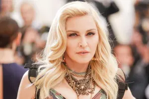 Madonnanın filmi təxirə salındı