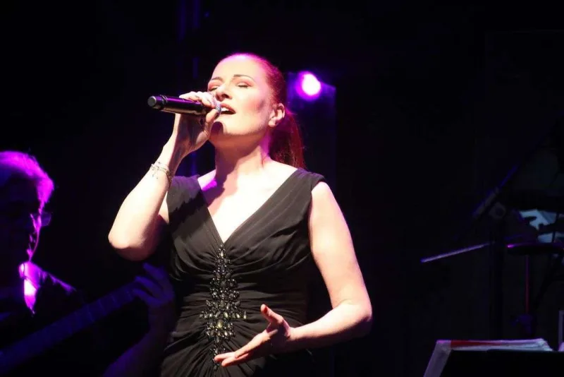 Candan Erçetin Bakıya gəlir