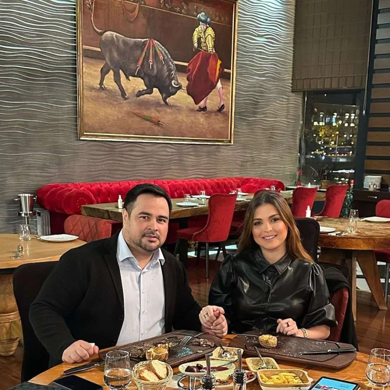 Sevdaya ərindən romantik paylaşım