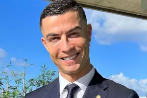 Ronaldoya 1 milyonluq saat bağışlandı