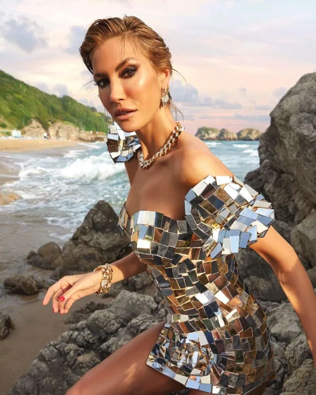 Çağla yeni sevgilisi ilə ilk dəfə görüntüləndi