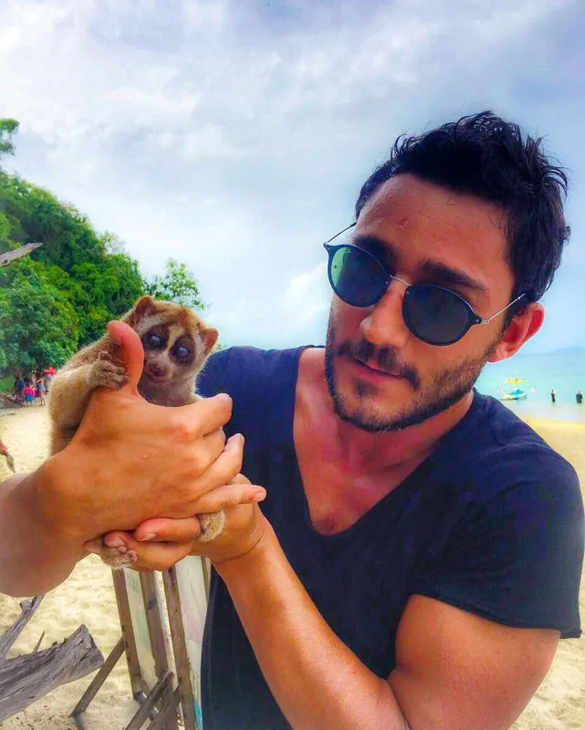 Çağla yeni sevgilisi ilə ilk dəfə görüntüləndi