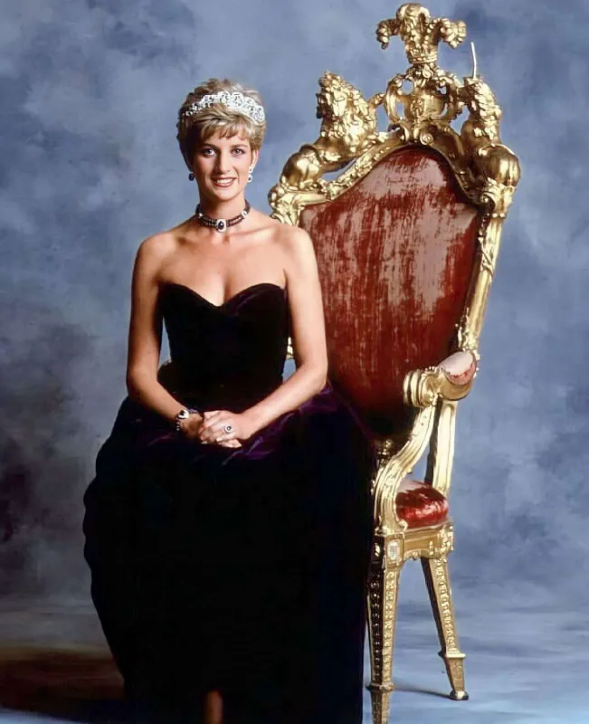 Diananın ikonik geyimi bu qiymətə satıldı