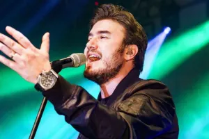 Mustafa yenidən Bakıda - Video